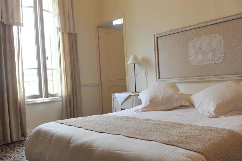 Logis Auberge Restaurant Du Vigneron Cucugnan Phòng bức ảnh