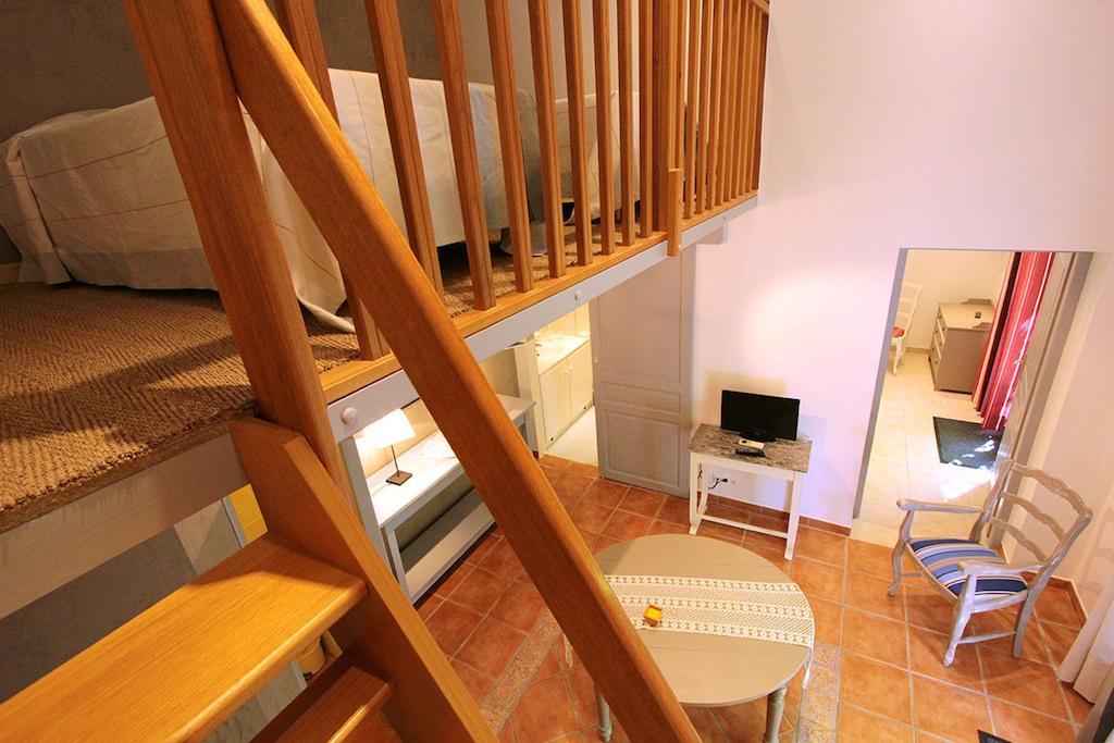 Logis Auberge Restaurant Du Vigneron Cucugnan Ngoại thất bức ảnh