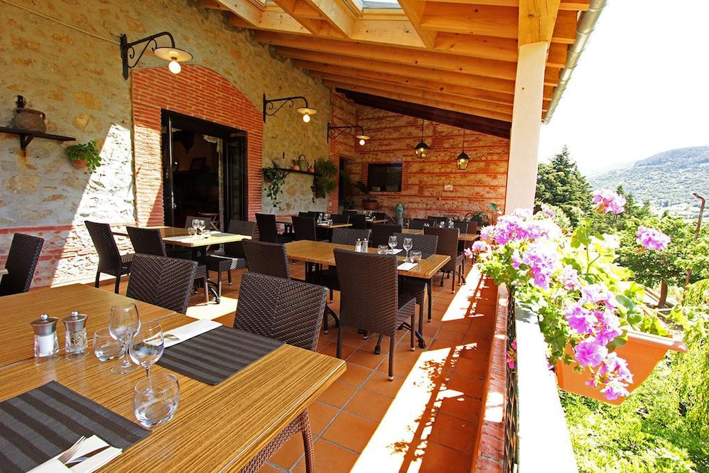 Logis Auberge Restaurant Du Vigneron Cucugnan Ngoại thất bức ảnh