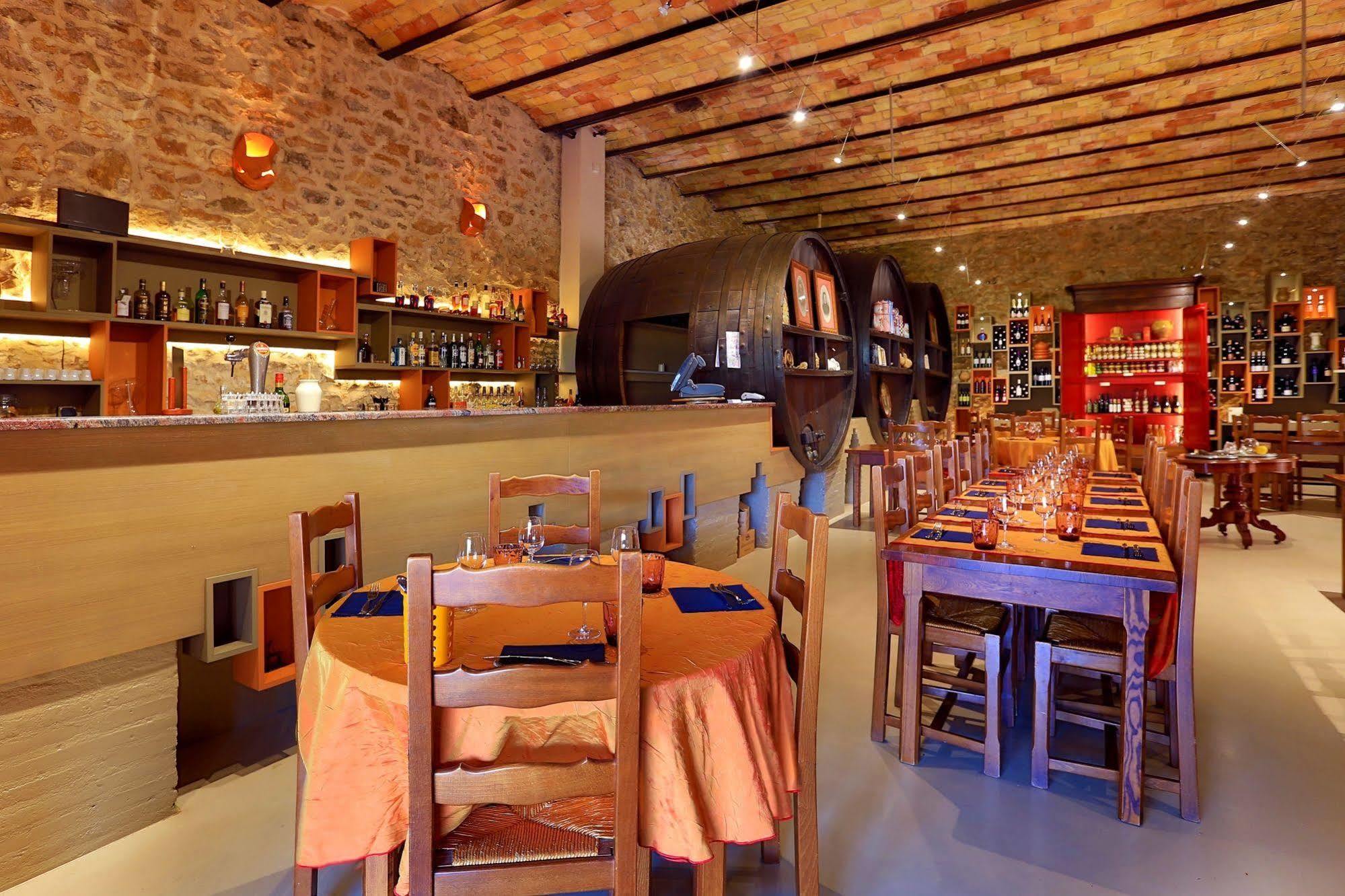 Logis Auberge Restaurant Du Vigneron Cucugnan Ngoại thất bức ảnh