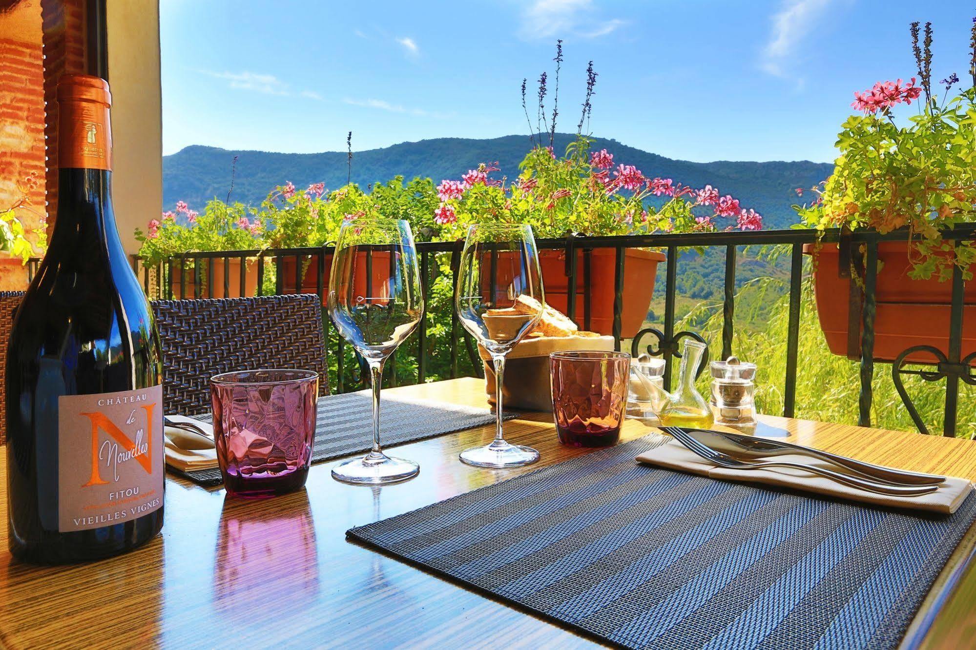 Logis Auberge Restaurant Du Vigneron Cucugnan Ngoại thất bức ảnh