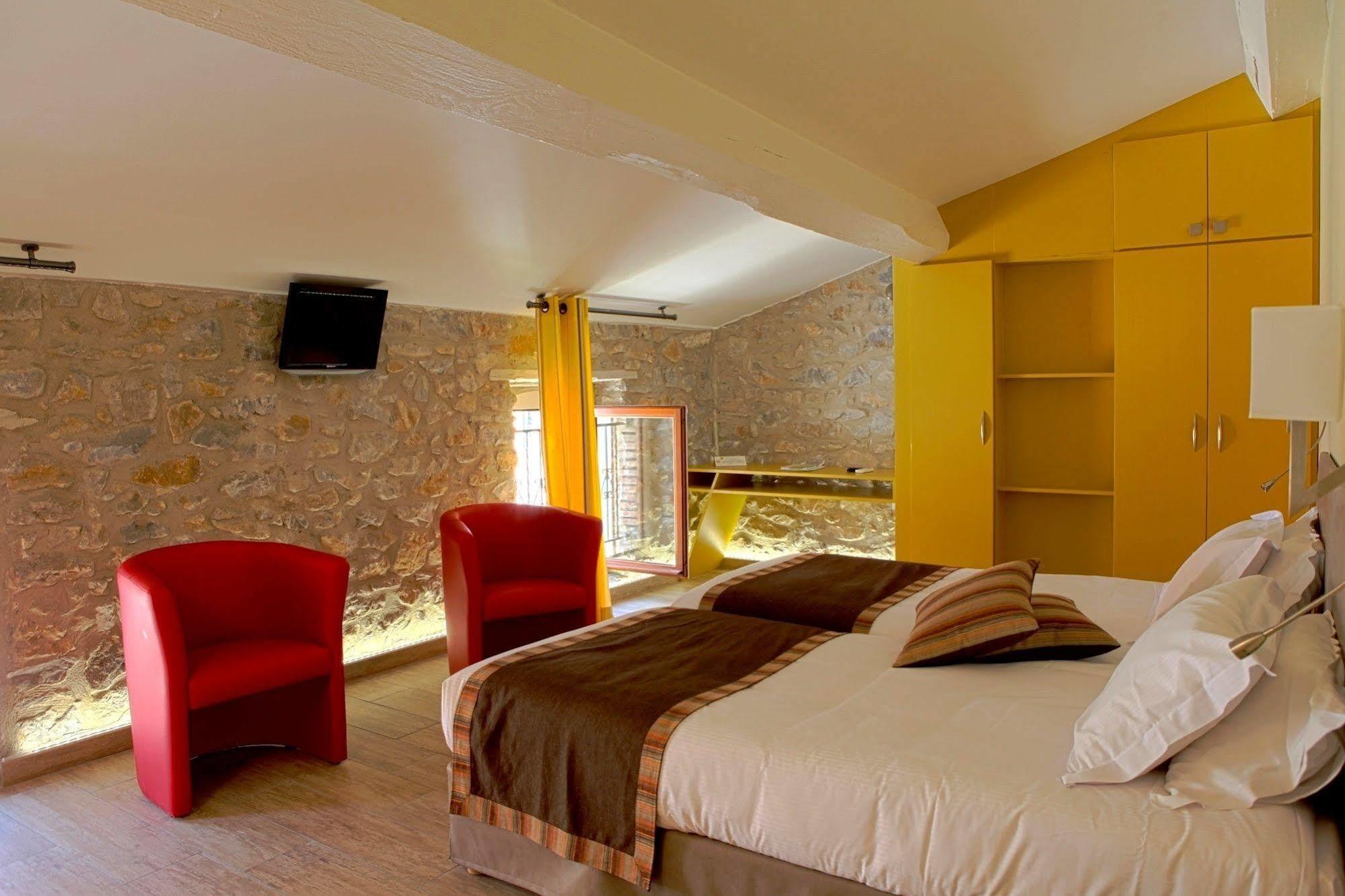 Logis Auberge Restaurant Du Vigneron Cucugnan Ngoại thất bức ảnh